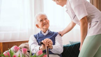 شرح وظایف پرستار سالمند چیست