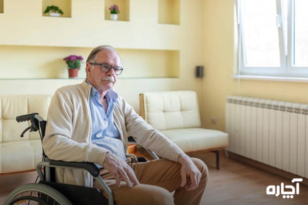 پرستار بیمار آلزایمری مرد
